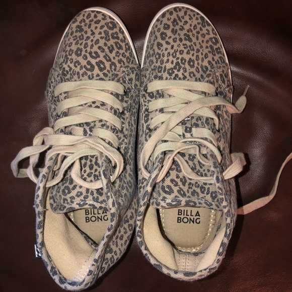 Billabong Shoes - SUPER CUTE BILLABONG BRAND HIGHTOP SNEAKERS 😍😍😍